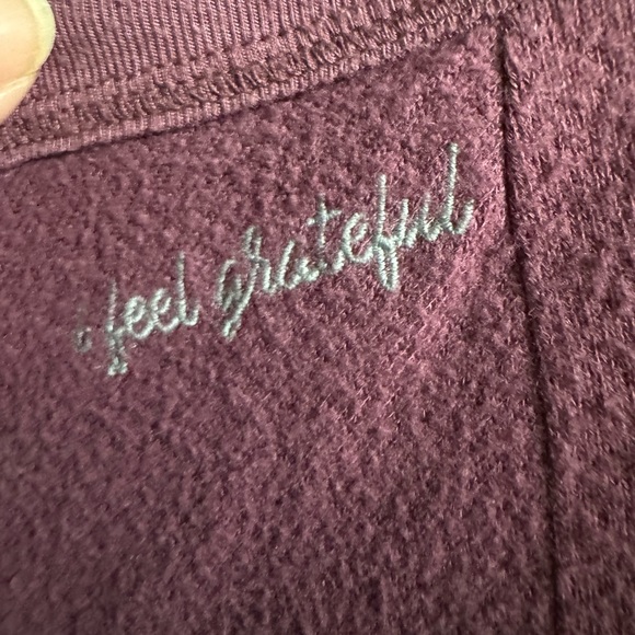 Peace Love World 2X sweater - Picture 4 of 5